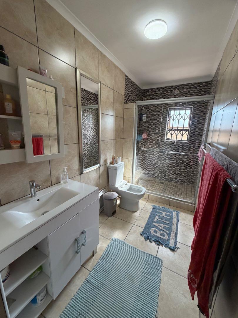 5 Bedroom Property for Sale in Elim Western Cape